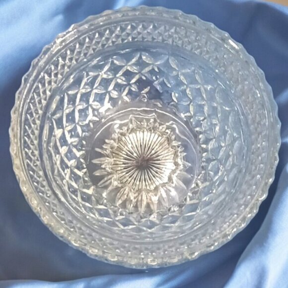 Vintage Anchor Hocking 'Wexford' Heavy Clear Cut Glass Pedestal Bowl‎ with Lid - Picture 4 of 9